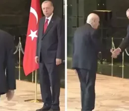 Cumhurbaşkanı Erdoğan’ın Bahçeli’ye gösterdiği nezaket tebrik törenine damga vurdu