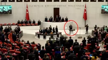 CHP’li vekiller, Cumhurbaşkanı Erdoğan Meclis’e girerken ayağa kalktı ancak alkışlamadı