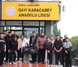 Karacabey Belediyesi’nden okullara spor desteği devam ediyor