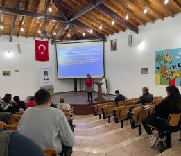 Büyükşehir’den Hayvanseverlere ve hayvan satıcılarına eğitim