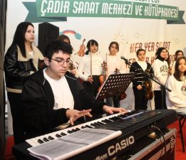 Gençlik Orkestrası ve Korosu’ndan öğrencilere tatil konseri