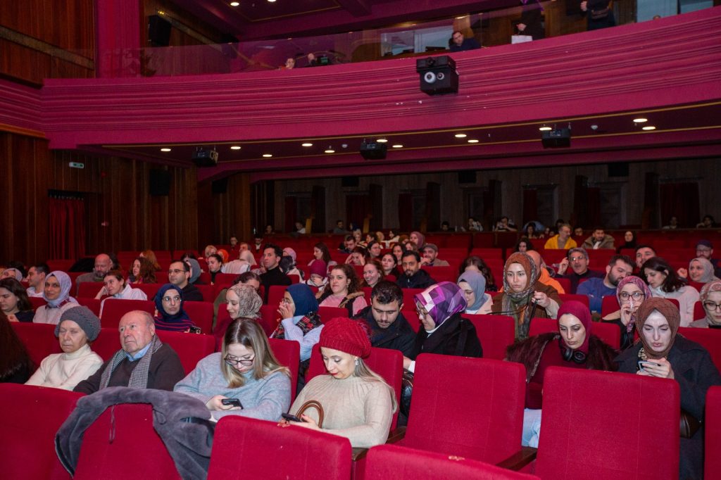 Bursalılar her pazar Tayyare Sineması’nda buluşuyor