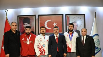 Başkan Oktay Yılmaz şampiyonları ağırladı