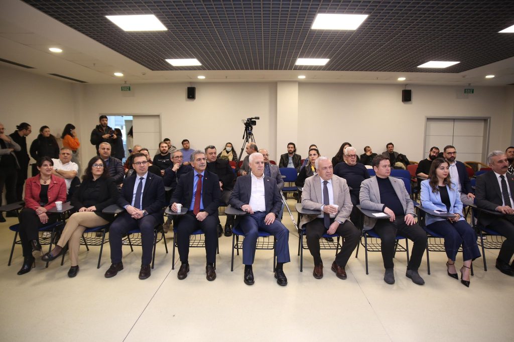 Çağdaş Gazeteciler Derneği’nde Yüksel Baysal güven tazeledi