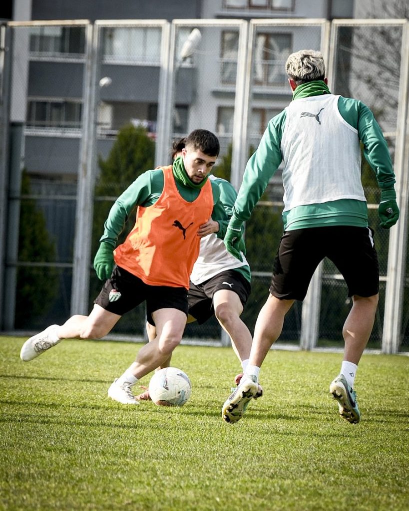 Bursaspor, Anadolu Üniversitesi maçı hazırlıklarına başladı