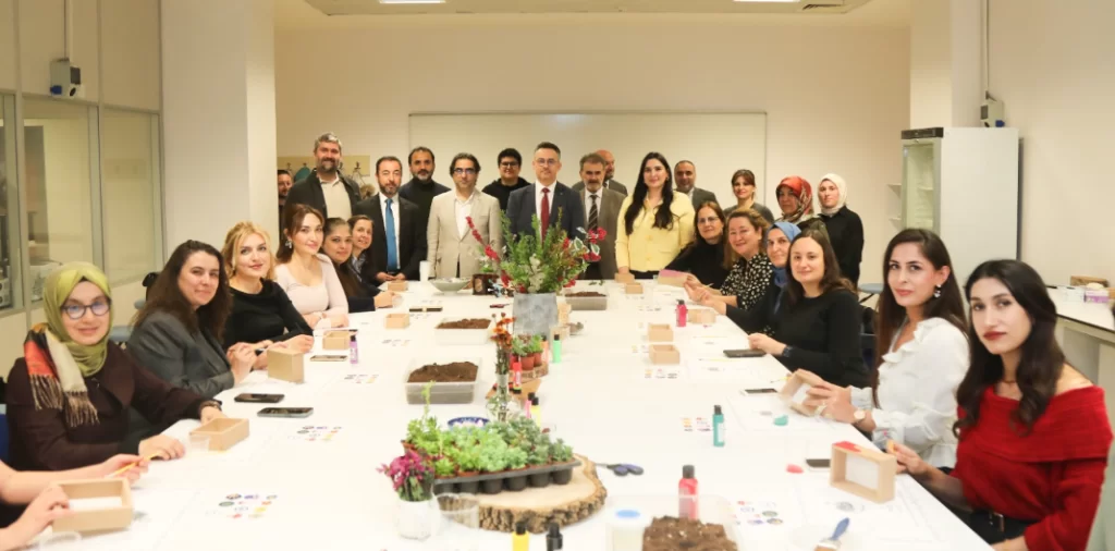 BTÜ’de Kadın personeller ahşap teraryum atölyesinde buluştu
