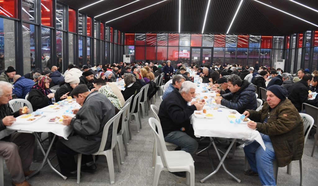Osmangazi’nin iftar sofraları büyük ilgi görüyor