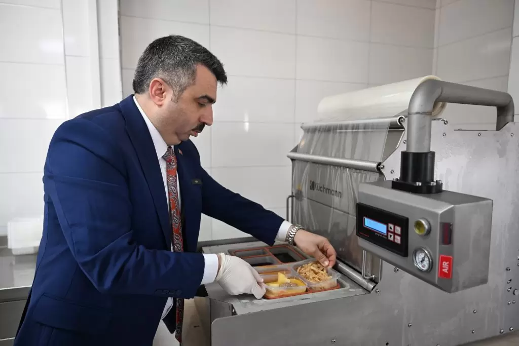 Yıldırım’da gönüller de sofralar da bir