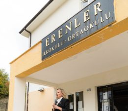 “Renklerle Umut” Projesi, Bir Okulu Renklendirdi – Çocuklara Umut, Topluma İlham Oldu