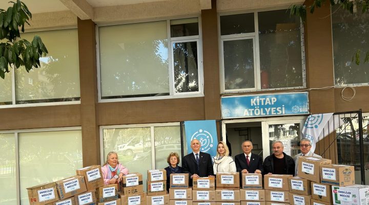 Nilüfer Kent Konseyi Emekliler Meclisi, Kitap Dağıtımına Devam Ediyor