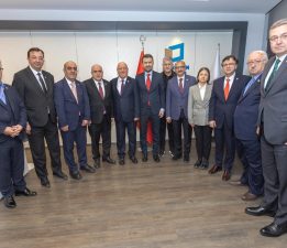 “Basının sorunlarını el birliğiyle çözeceğiz”