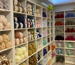 Nilüfer’de El Emeği ve Kahve Buluşması: Reglan Kafe Açıldı